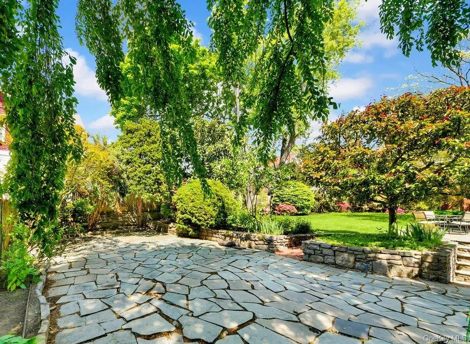 184 Commonwealth Avenue, Mount Vernon, NY, 4 Bedrooms Bedrooms, 9 Rooms Rooms,3 BathroomsBathrooms,Residential,For Rent,Commonwealth,0,998647 184 Commonwealth Avenue, Mount Vernon, NY, 4 Bedrooms Bedrooms, 9 Rooms Rooms,3 BathroomsBathrooms,Residential,For Rent,Commonwealth,0,998647
