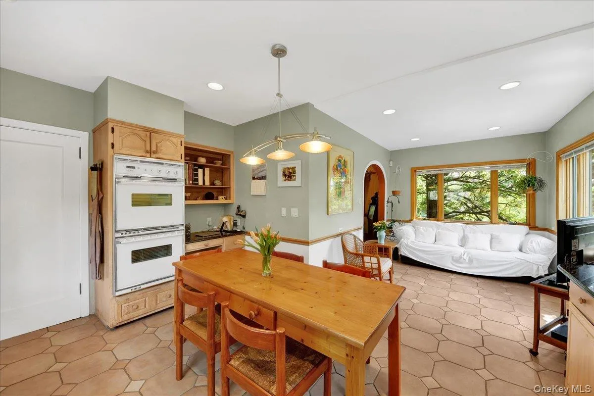 184 Commonwealth Avenue, Mount Vernon, NY, 4 Bedrooms Bedrooms, 9 Rooms Rooms,3 BathroomsBathrooms,Residential,For Rent,Commonwealth,0,998647 184 Commonwealth Avenue, Mount Vernon, NY, 4 Bedrooms Bedrooms, 9 Rooms Rooms,3 BathroomsBathrooms,Residential,For Rent,Commonwealth,0,998647
