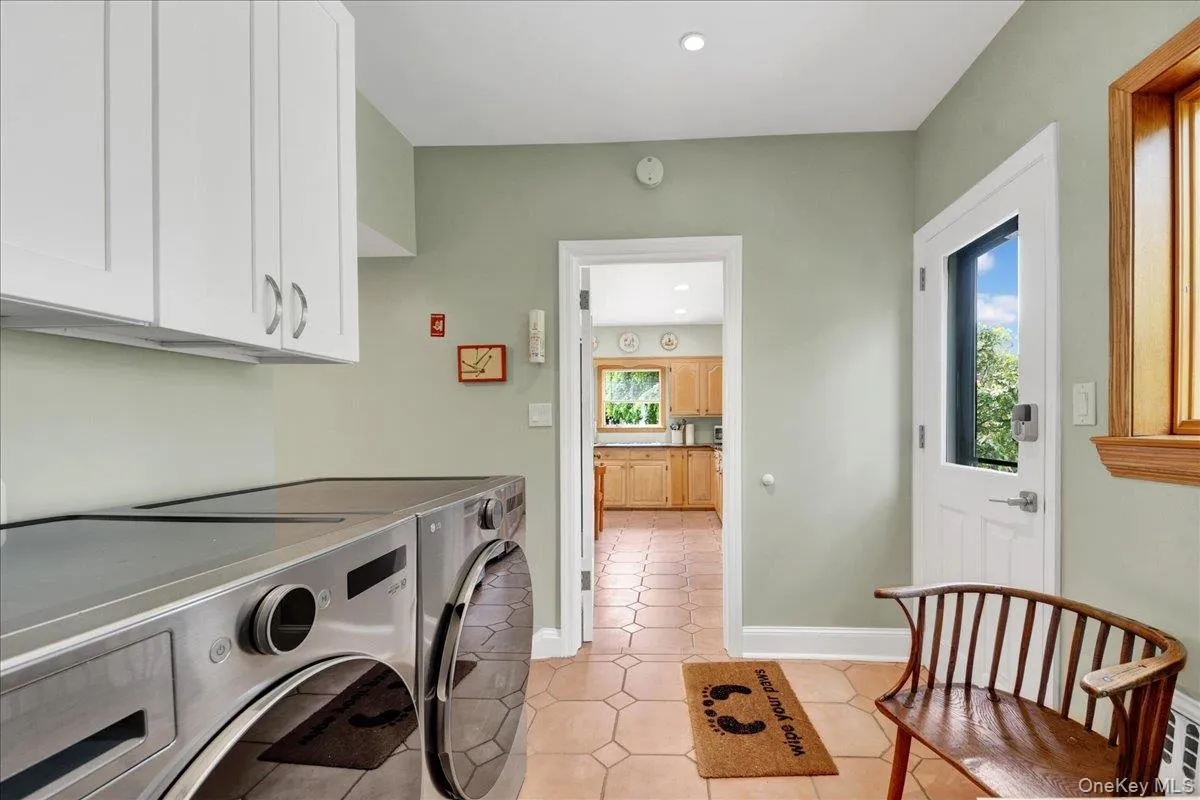 184 Commonwealth Avenue, Mount Vernon, NY, 4 Bedrooms Bedrooms, 9 Rooms Rooms,3 BathroomsBathrooms,Residential,For Rent,Commonwealth,0,998647 184 Commonwealth Avenue, Mount Vernon, NY, 4 Bedrooms Bedrooms, 9 Rooms Rooms,3 BathroomsBathrooms,Residential,For Rent,Commonwealth,0,998647