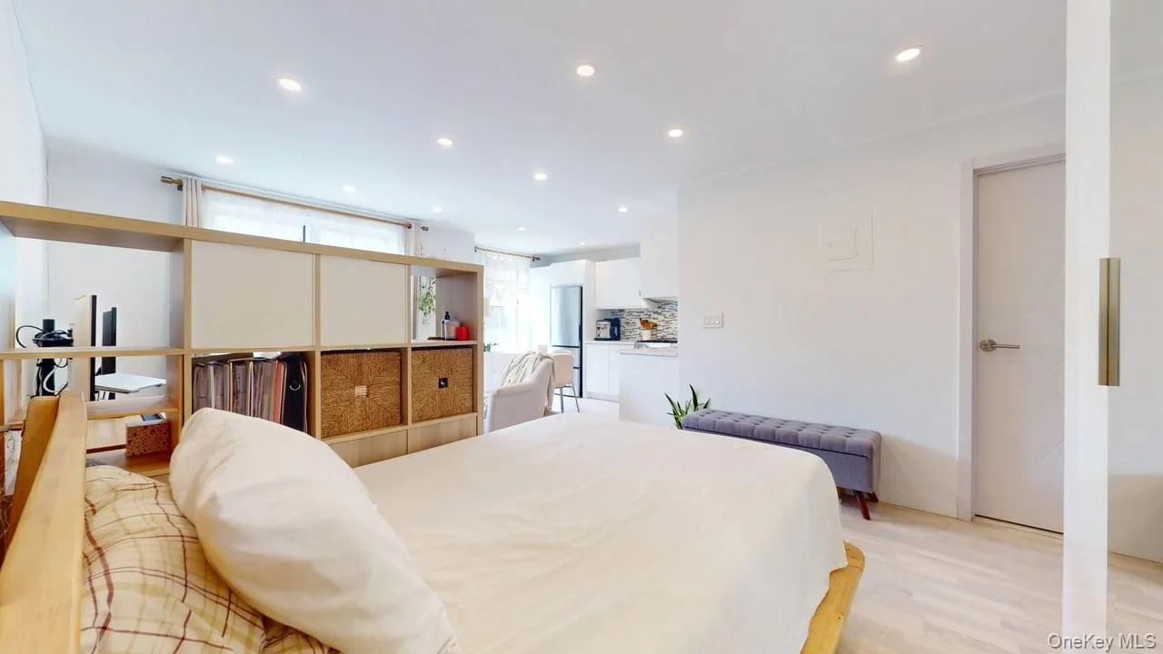 68-15 Selfridge Street, New York, NY, 1 Room Rooms,1 BathroomBathrooms,Residential Lease,For Rent,Selfridge,0,998652 68-15 Selfridge Street, New York, NY, 1 Room Rooms,1 BathroomBathrooms,Residential Lease,For Rent,Selfridge,0,998652