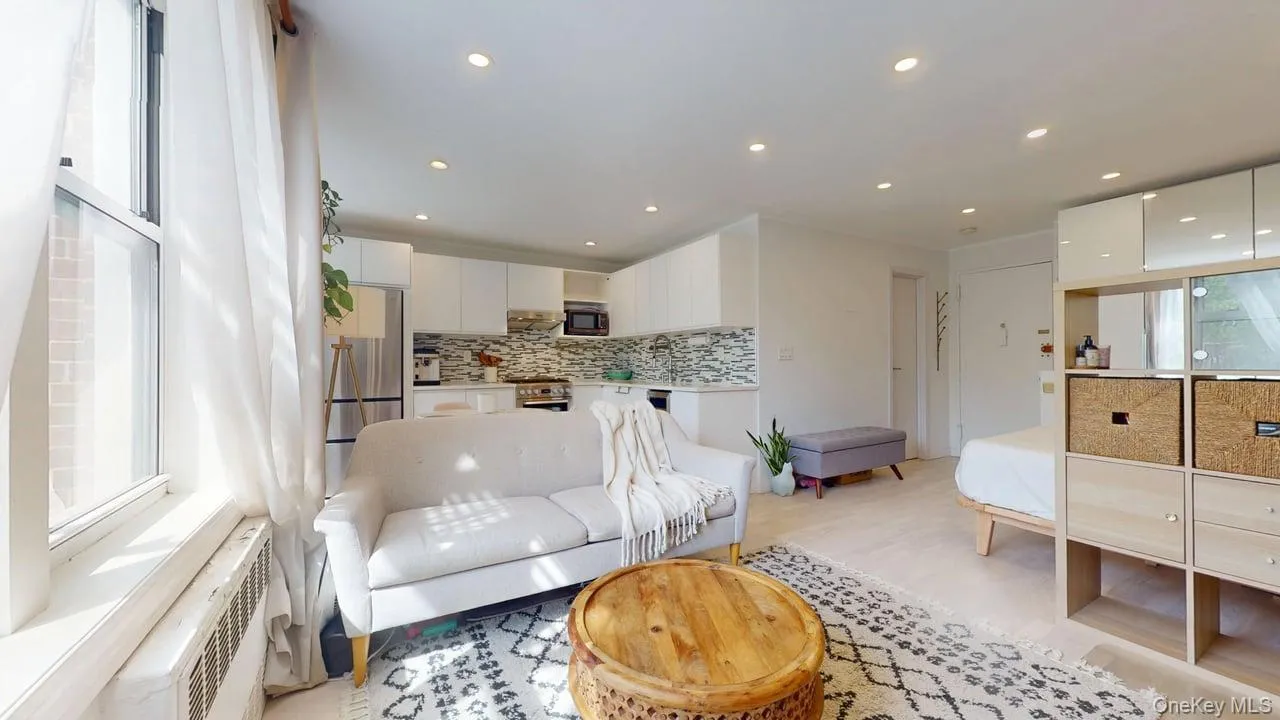 68-15 Selfridge Street, New York, NY, 1 Room Rooms,1 BathroomBathrooms,Residential Lease,For Rent,Selfridge,0,998652 68-15 Selfridge Street, New York, NY, 1 Room Rooms,1 BathroomBathrooms,Residential Lease,For Rent,Selfridge,0,998652