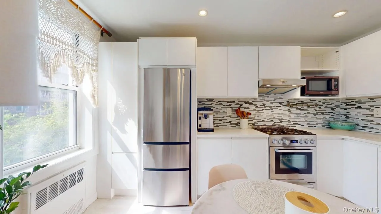 68-15 Selfridge Street, New York, NY, 1 Room Rooms,1 BathroomBathrooms,Residential Lease,For Rent,Selfridge,0,998652 68-15 Selfridge Street, New York, NY, 1 Room Rooms,1 BathroomBathrooms,Residential Lease,For Rent,Selfridge,0,998652