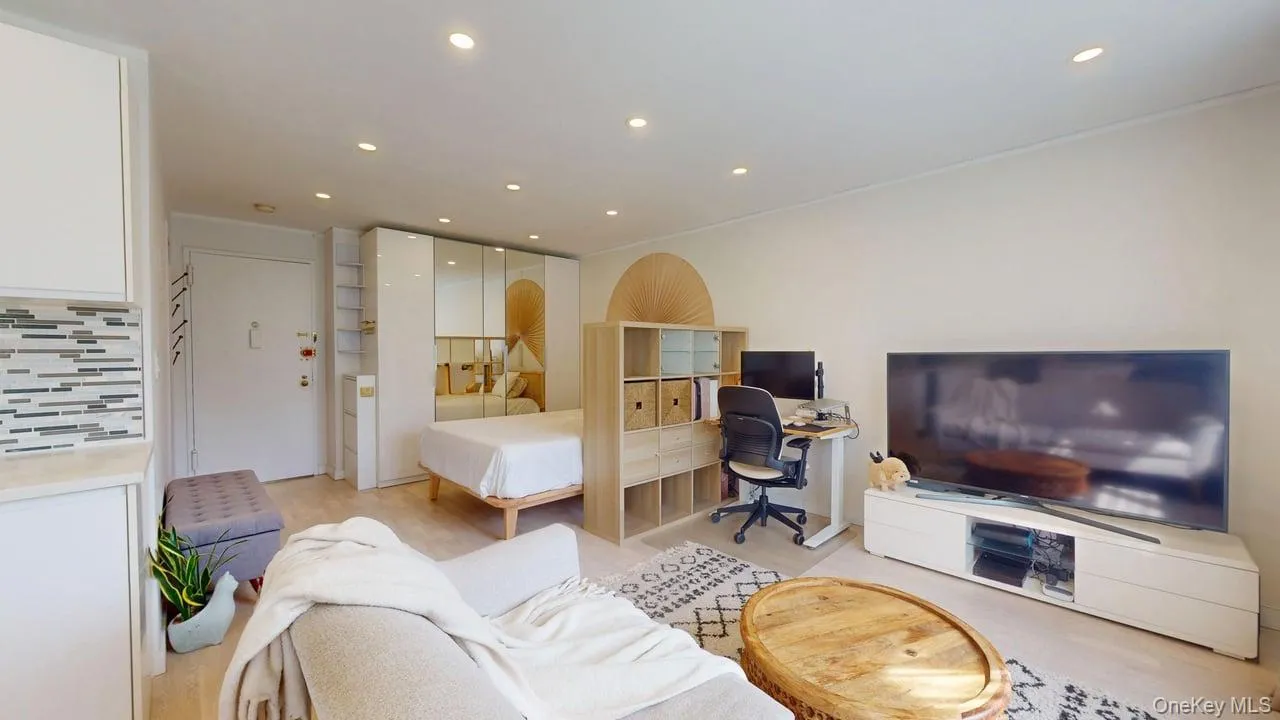 68-15 Selfridge Street, New York, NY, 1 Room Rooms,1 BathroomBathrooms,Residential Lease,For Rent,Selfridge,0,998652 68-15 Selfridge Street, New York, NY, 1 Room Rooms,1 BathroomBathrooms,Residential Lease,For Rent,Selfridge,0,998652