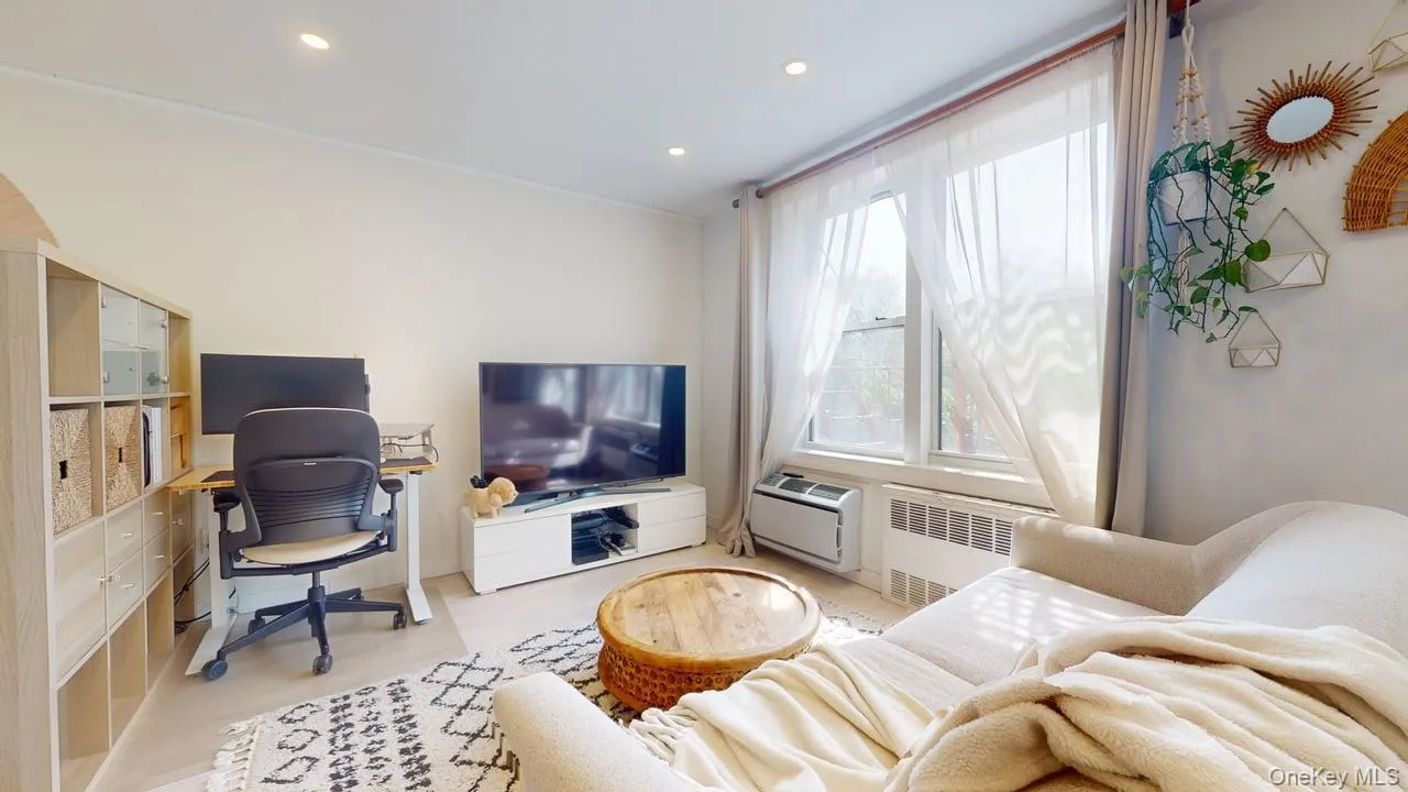 68-15 Selfridge Street, New York, NY, 1 Room Rooms,1 BathroomBathrooms,Residential Lease,For Rent,Selfridge,0,998652 68-15 Selfridge Street, New York, NY, 1 Room Rooms,1 BathroomBathrooms,Residential Lease,For Rent,Selfridge,0,998652