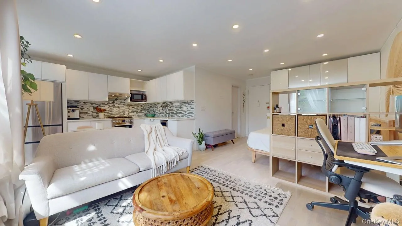 68-15 Selfridge Street, New York, NY, 1 Room Rooms,1 BathroomBathrooms,Residential Lease,For Rent,Selfridge,0,998652 68-15 Selfridge Street, New York, NY, 1 Room Rooms,1 BathroomBathrooms,Residential Lease,For Rent,Selfridge,0,998652