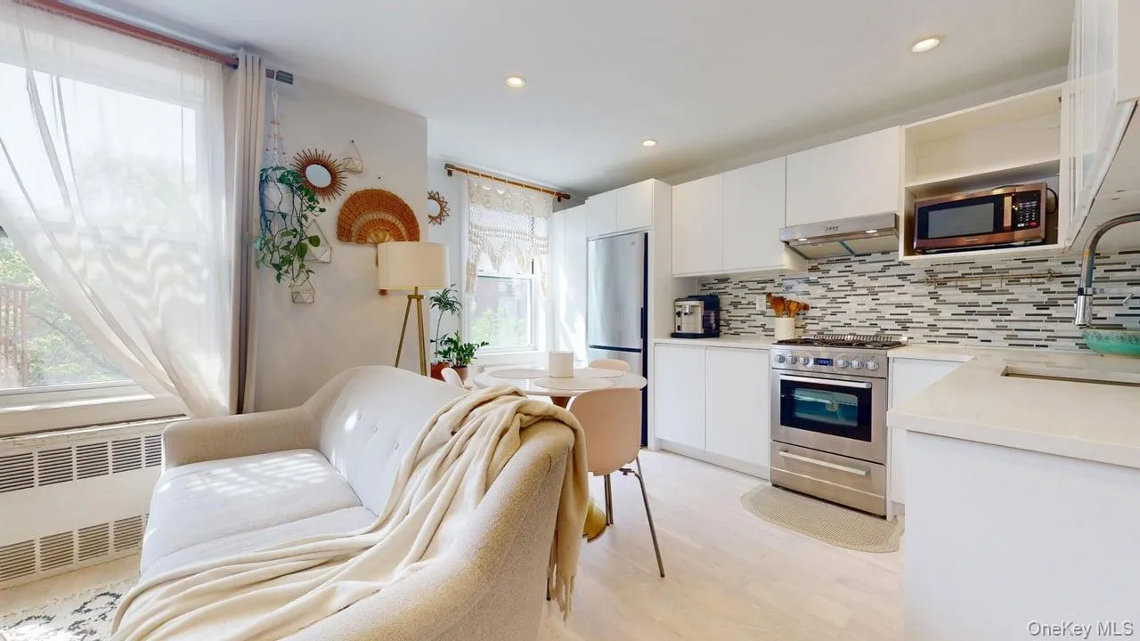 68-15 Selfridge Street, New York, NY, 1 Room Rooms,1 BathroomBathrooms,Residential Lease,For Rent,Selfridge,0,998652 68-15 Selfridge Street, New York, NY, 1 Room Rooms,1 BathroomBathrooms,Residential Lease,For Rent,Selfridge,0,998652
