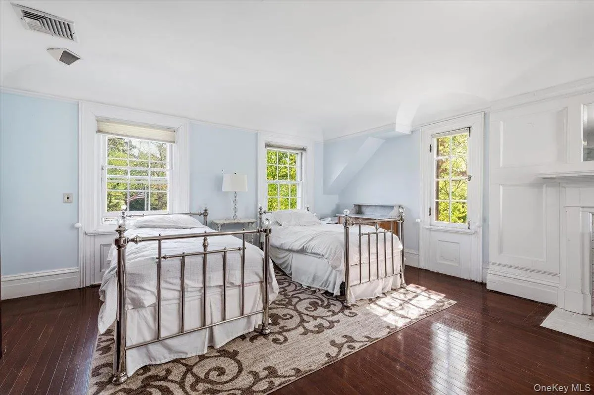 4 Roads End, Oyster Bay, NY, 4 Bedrooms Bedrooms, 14 Rooms Rooms,3 BathroomsBathrooms,Residential,For Rent,Roads End,0,998655 4 Roads End, Oyster Bay, NY, 4 Bedrooms Bedrooms, 14 Rooms Rooms,3 BathroomsBathrooms,Residential,For Rent,Roads End,0,998655