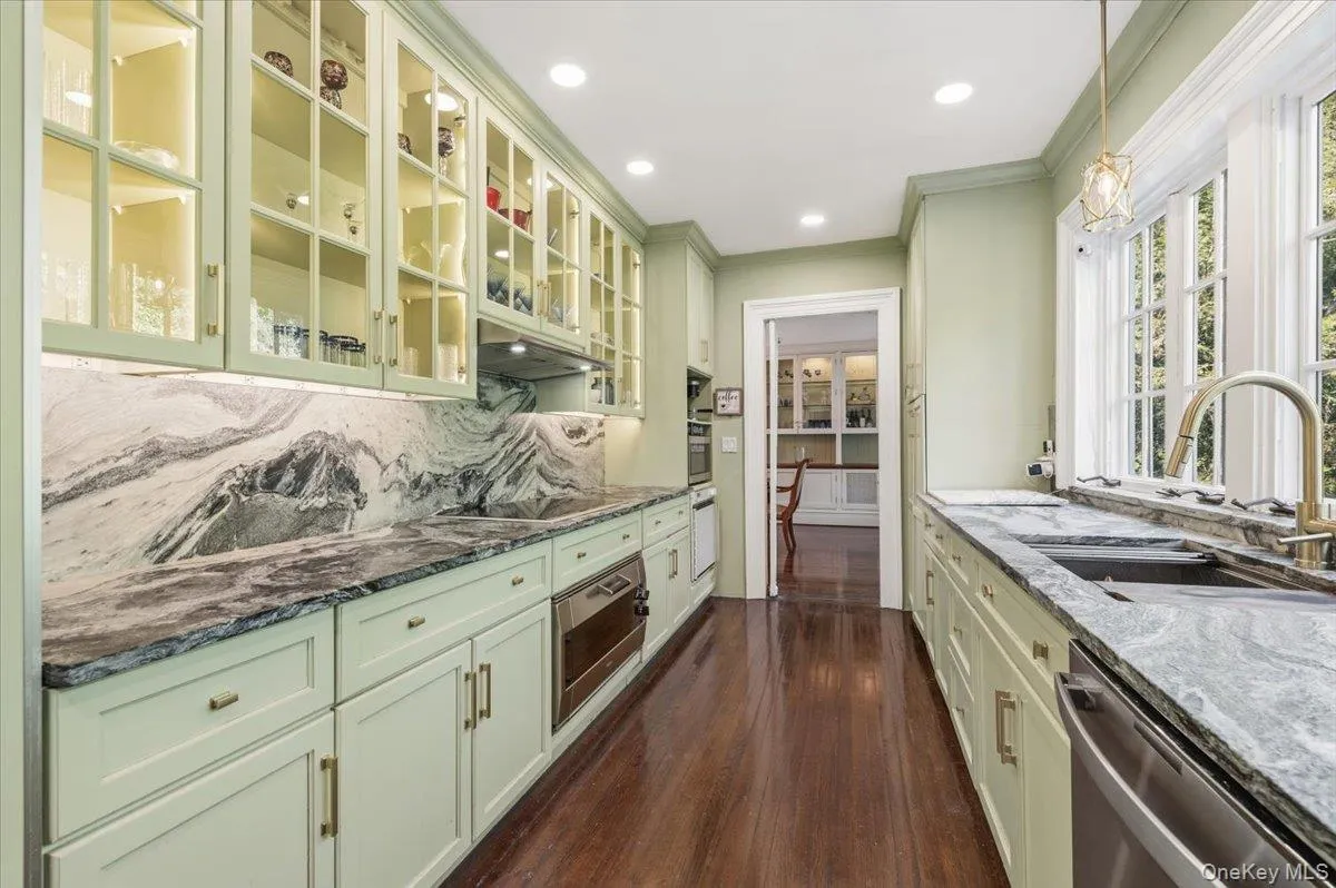 4 Roads End, Oyster Bay, NY, 4 Bedrooms Bedrooms, 14 Rooms Rooms,3 BathroomsBathrooms,Residential,For Rent,Roads End,0,998655 4 Roads End, Oyster Bay, NY, 4 Bedrooms Bedrooms, 14 Rooms Rooms,3 BathroomsBathrooms,Residential,For Rent,Roads End,0,998655