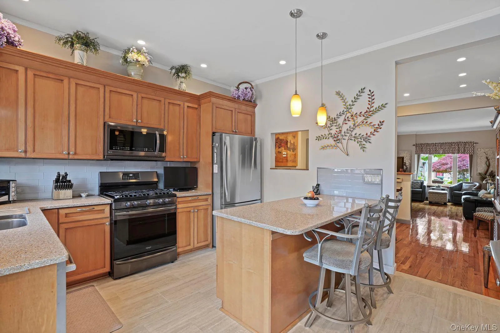 61-36 77th Street, New York, NY, 2 Bedrooms Bedrooms, 5 Rooms Rooms,1 BathroomBathrooms,Residential,For Rent,77th,0,998664 61-36 77th Street, New York, NY, 2 Bedrooms Bedrooms, 5 Rooms Rooms,1 BathroomBathrooms,Residential,For Rent,77th,0,998664