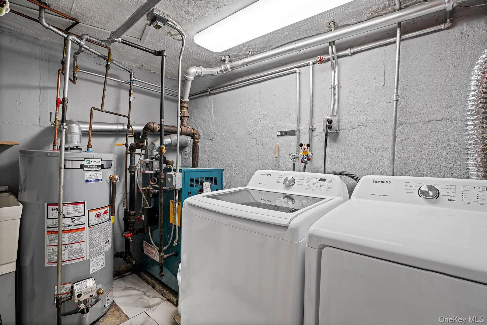 61-36 77th Street, New York, NY, 2 Bedrooms Bedrooms, 5 Rooms Rooms,1 BathroomBathrooms,Residential,For Rent,77th,0,998664 61-36 77th Street, New York, NY, 2 Bedrooms Bedrooms, 5 Rooms Rooms,1 BathroomBathrooms,Residential,For Rent,77th,0,998664