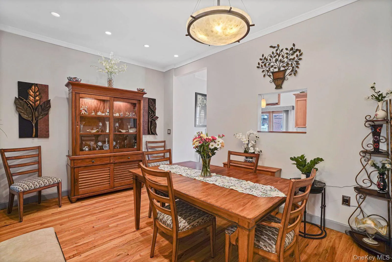 61-36 77th Street, New York, NY, 2 Bedrooms Bedrooms, 5 Rooms Rooms,1 BathroomBathrooms,Residential,For Rent,77th,0,998664 61-36 77th Street, New York, NY, 2 Bedrooms Bedrooms, 5 Rooms Rooms,1 BathroomBathrooms,Residential,For Rent,77th,0,998664