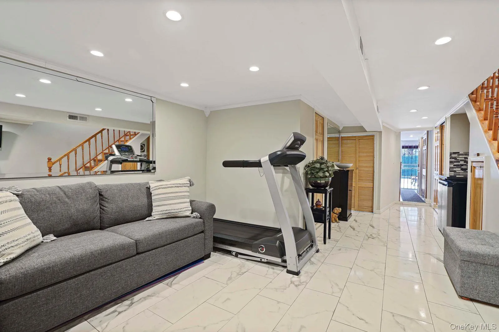 61-36 77th Street, New York, NY, 2 Bedrooms Bedrooms, 5 Rooms Rooms,1 BathroomBathrooms,Residential,For Rent,77th,0,998664 61-36 77th Street, New York, NY, 2 Bedrooms Bedrooms, 5 Rooms Rooms,1 BathroomBathrooms,Residential,For Rent,77th,0,998664
