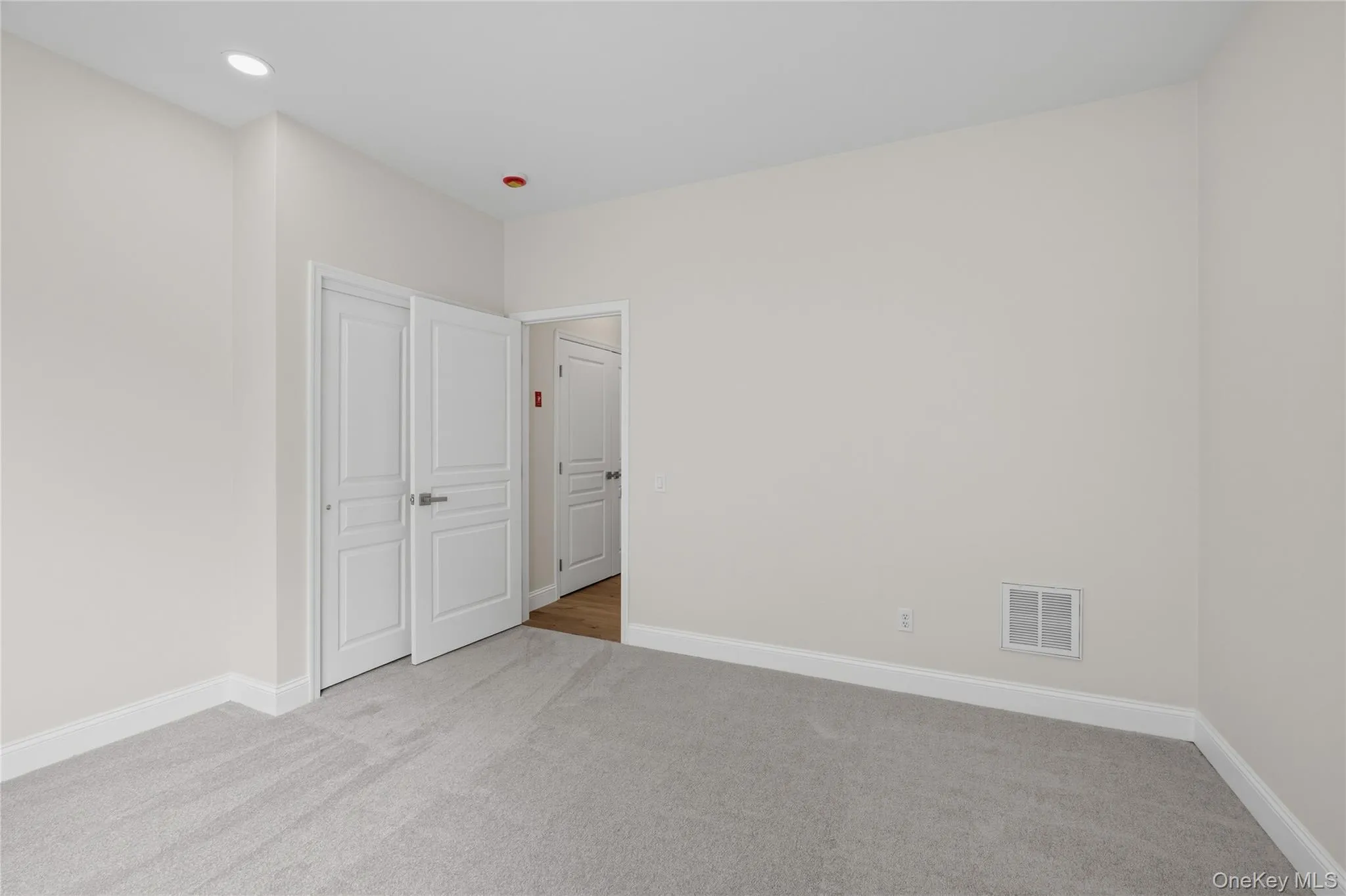 68 Louden Loop, Brookhaven, NY, 2 Bedrooms Bedrooms, 8 Rooms Rooms,2 BathroomsBathrooms,Residential,For Rent,Louden,0,998666 68 Louden Loop, Brookhaven, NY, 2 Bedrooms Bedrooms, 8 Rooms Rooms,2 BathroomsBathrooms,Residential,For Rent,Louden,0,998666