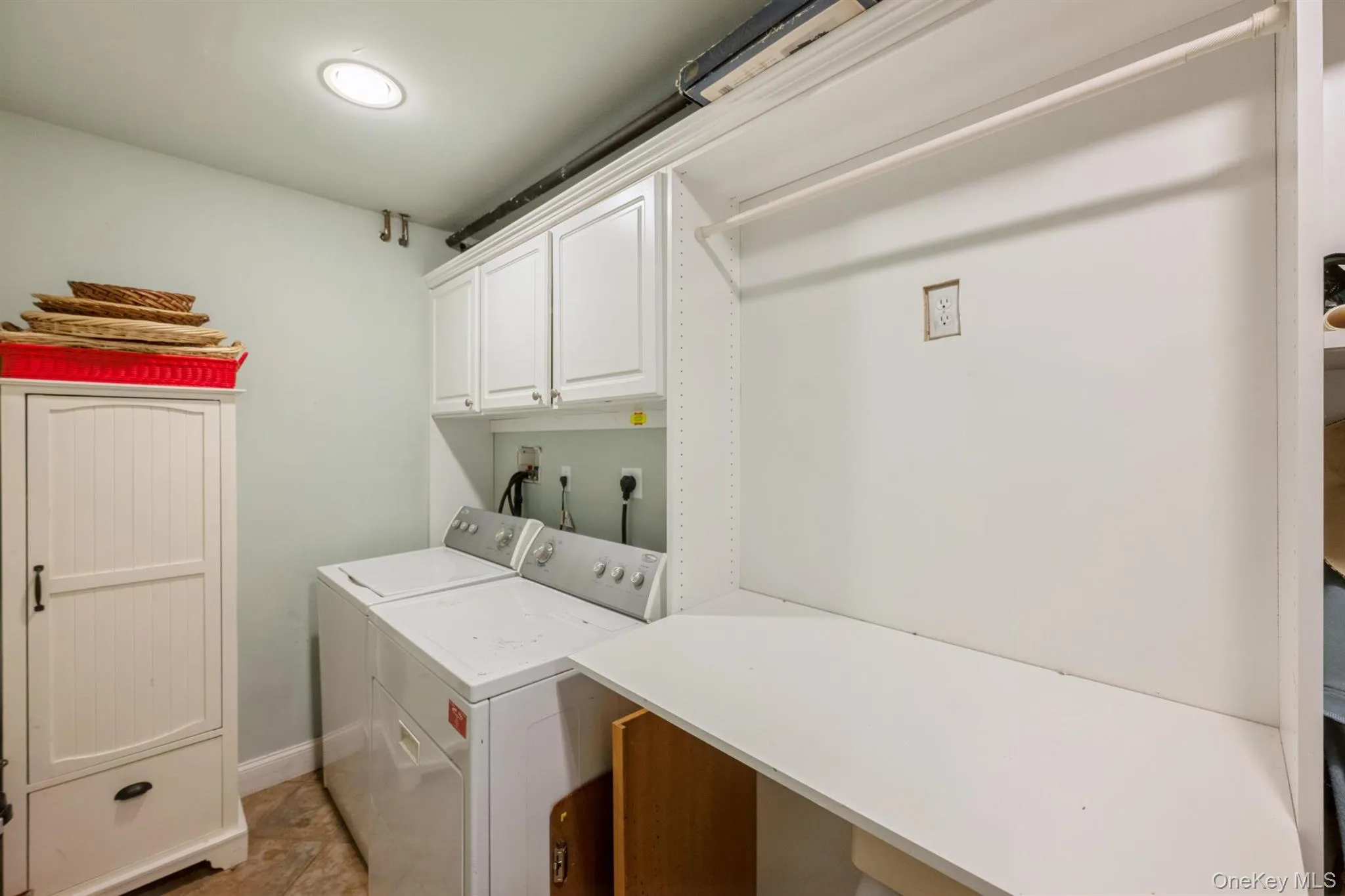 51 Chelsea Drive, Brookhaven, NY, 4 Bedrooms Bedrooms, 10 Rooms Rooms,2 BathroomsBathrooms,Residential,For Rent,Chelsea,0,998677 51 Chelsea Drive, Brookhaven, NY, 4 Bedrooms Bedrooms, 10 Rooms Rooms,2 BathroomsBathrooms,Residential,For Rent,Chelsea,0,998677