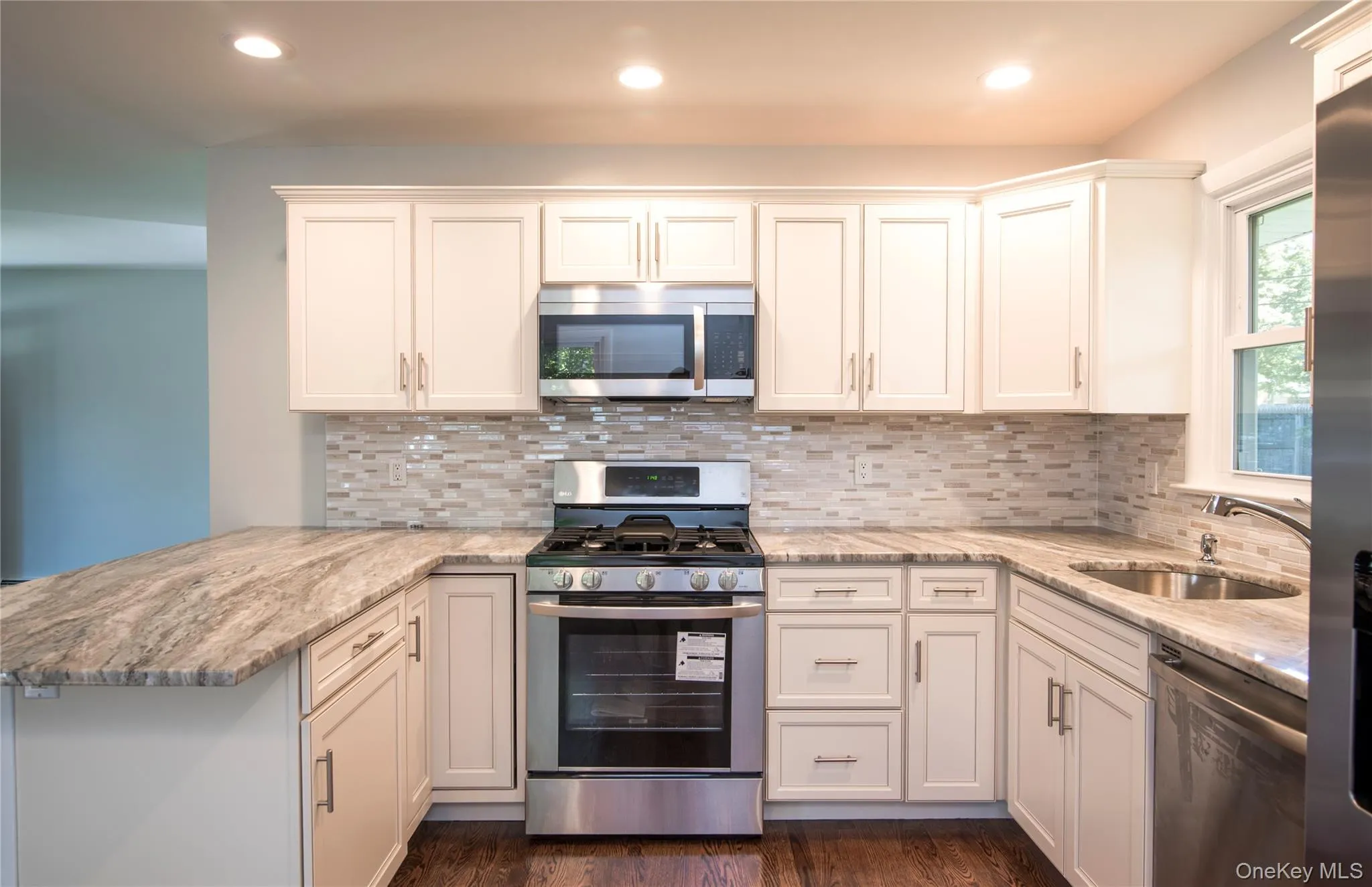 16 Elmwood Drive, Clarkstown, NY, 3 Bedrooms Bedrooms, 6 Rooms Rooms,2 BathroomsBathrooms,Residential Lease,For Rent,Elmwood,0,998683 16 Elmwood Drive, Clarkstown, NY, 3 Bedrooms Bedrooms, 6 Rooms Rooms,2 BathroomsBathrooms,Residential Lease,For Rent,Elmwood,0,998683