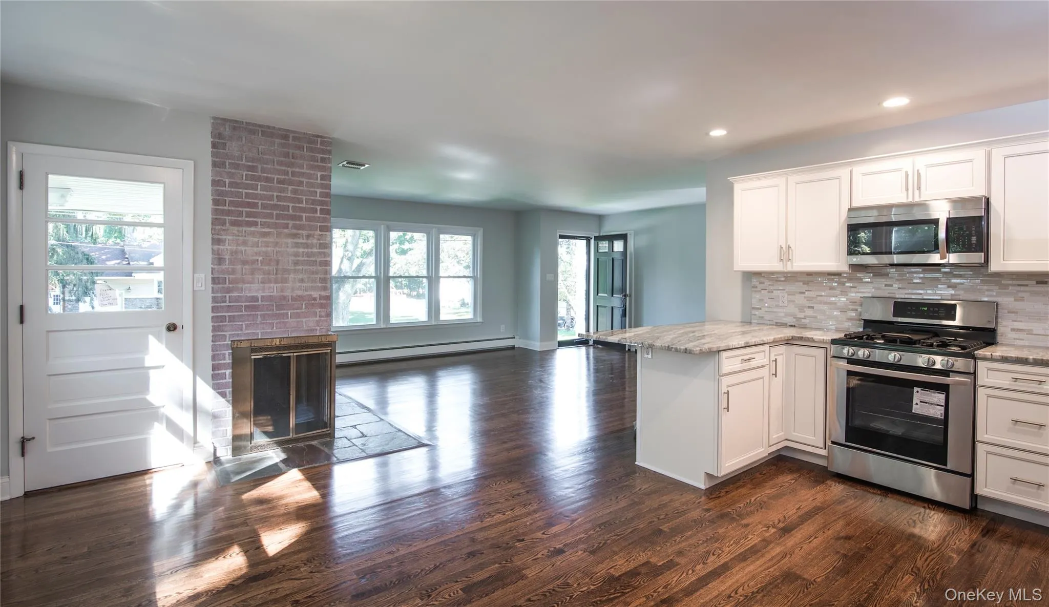 16 Elmwood Drive, Clarkstown, NY, 3 Bedrooms Bedrooms, 6 Rooms Rooms,2 BathroomsBathrooms,Residential Lease,For Rent,Elmwood,0,998683 16 Elmwood Drive, Clarkstown, NY, 3 Bedrooms Bedrooms, 6 Rooms Rooms,2 BathroomsBathrooms,Residential Lease,For Rent,Elmwood,0,998683