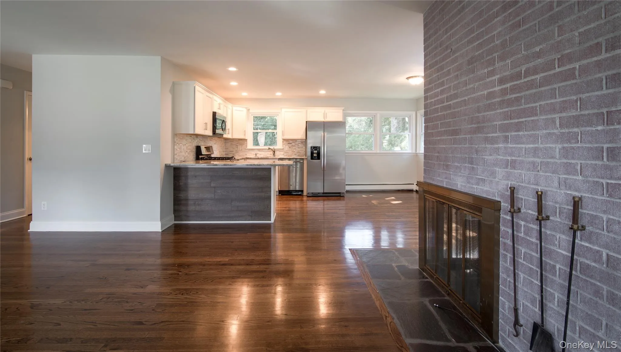 16 Elmwood Drive, Clarkstown, NY, 3 Bedrooms Bedrooms, 6 Rooms Rooms,2 BathroomsBathrooms,Residential Lease,For Rent,Elmwood,0,998683 16 Elmwood Drive, Clarkstown, NY, 3 Bedrooms Bedrooms, 6 Rooms Rooms,2 BathroomsBathrooms,Residential Lease,For Rent,Elmwood,0,998683