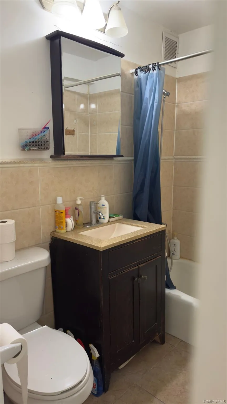 58-03 Calloway Street, New York, NY, 1 Bedroom Bedrooms, 4 Rooms Rooms,1 BathroomBathrooms,Residential Sale,For Rent,Calloway,0,998691 58-03 Calloway Street, New York, NY, 1 Bedroom Bedrooms, 4 Rooms Rooms,1 BathroomBathrooms,Residential Sale,For Rent,Calloway,0,998691