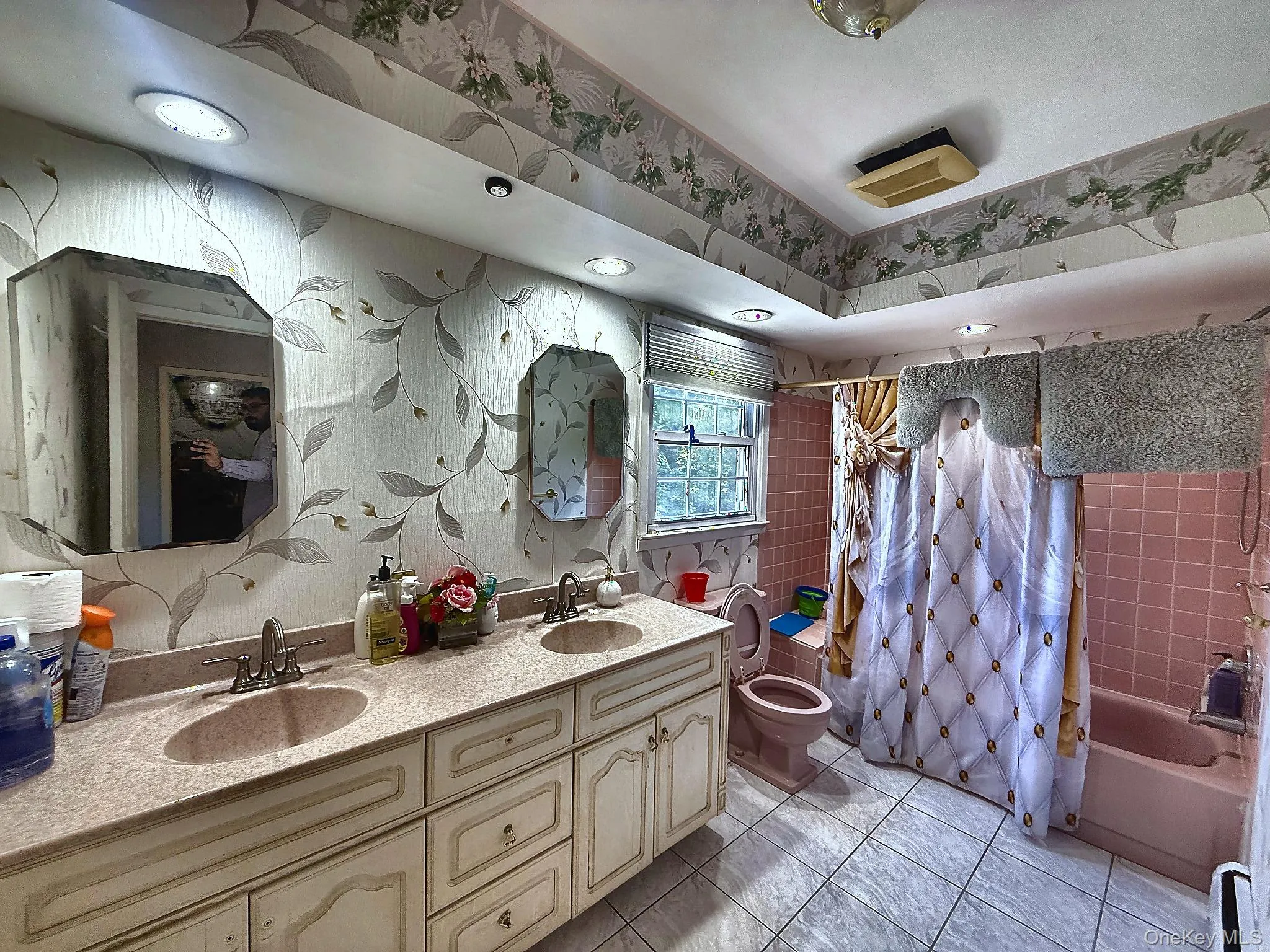 25 Lisa Drive, Huntington, NY, 5 Bedrooms Bedrooms, 13 Rooms Rooms,5 BathroomsBathrooms,Residential Sale,For Rent,Lisa,0,998692 25 Lisa Drive, Huntington, NY, 5 Bedrooms Bedrooms, 13 Rooms Rooms,5 BathroomsBathrooms,Residential Sale,For Rent,Lisa,0,998692