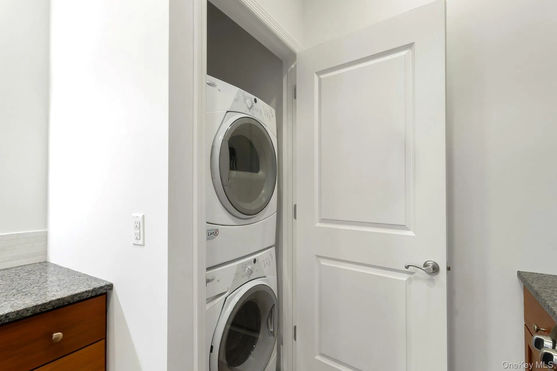 127 Main Street, Greenburgh, NY, 1 Bedroom Bedrooms, 4 Rooms Rooms,1 BathroomBathrooms,Residential Sale,For Rent,Main,0,998697 127 Main Street, Greenburgh, NY, 1 Bedroom Bedrooms, 4 Rooms Rooms,1 BathroomBathrooms,Residential Sale,For Rent,Main,0,998697