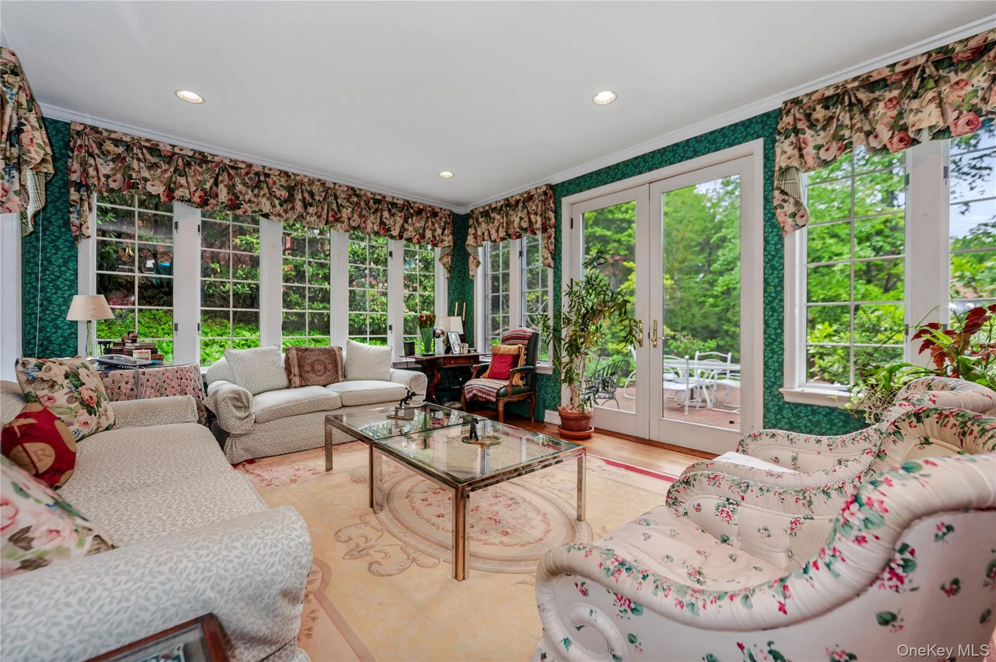 Den/Sunroom Den/Sunroom