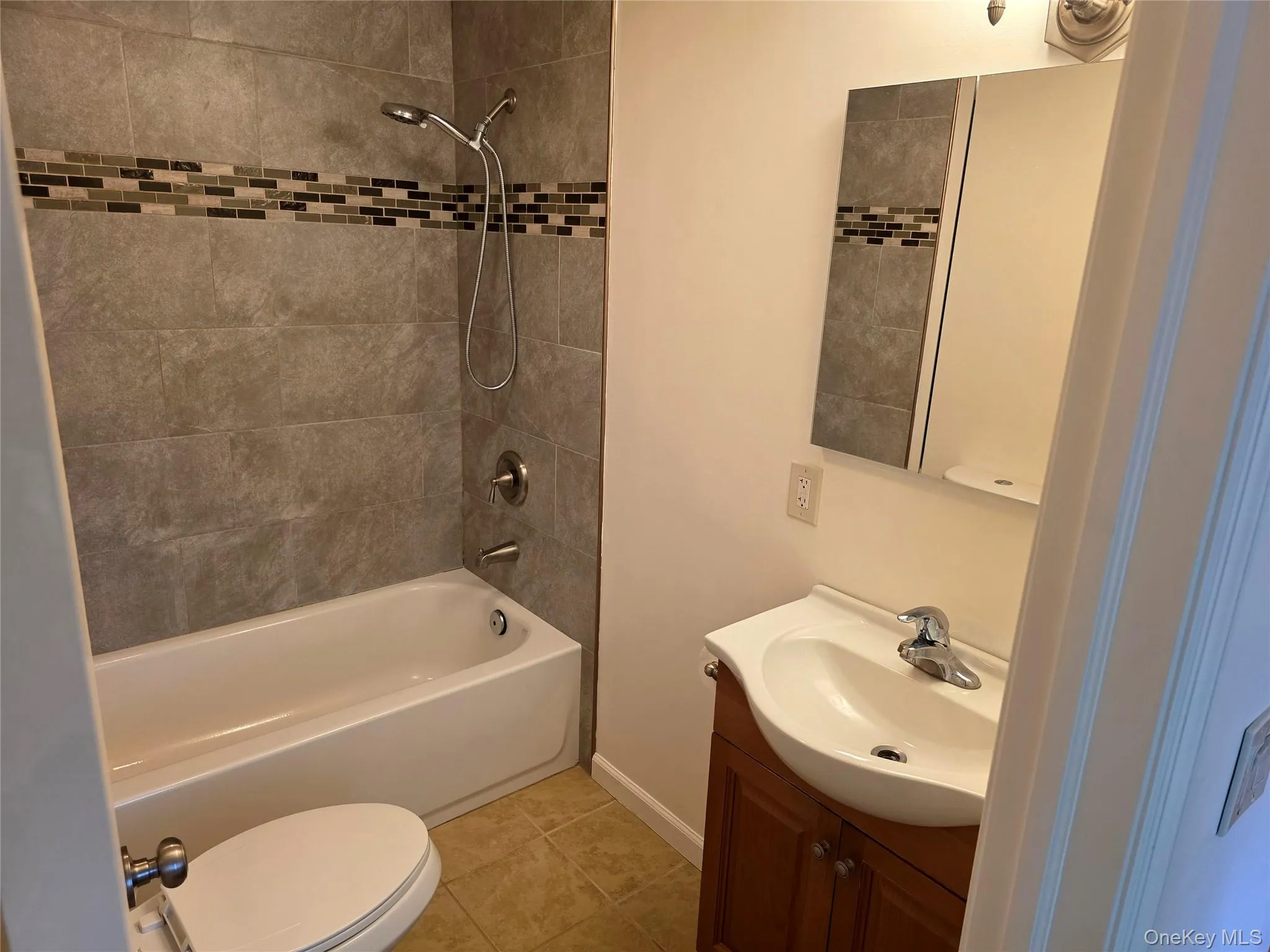 9 Laurelton Avenue, Brookhaven, NY, 2 Bedrooms Bedrooms, 5 Rooms Rooms,2 BathroomsBathrooms,Residential,For Rent,Laurelton,0,998717 9 Laurelton Avenue, Brookhaven, NY, 2 Bedrooms Bedrooms, 5 Rooms Rooms,2 BathroomsBathrooms,Residential,For Rent,Laurelton,0,998717