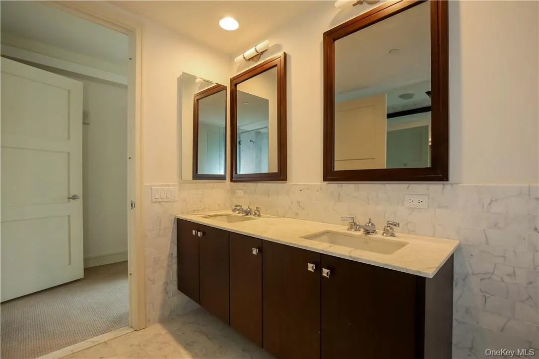 Master bathroom Master bathroom