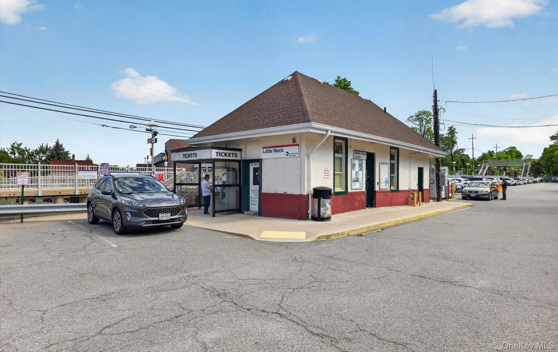 LIRR Little Neck Train Station LIRR Little Neck Train Station