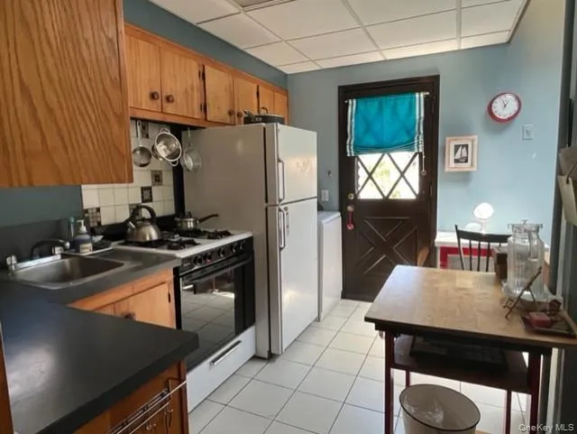 34-29 208 Street, New York, NY, 3 Bedrooms Bedrooms, 8 Rooms Rooms,1 BathroomBathrooms,Residential,For Rent,208,0,998754 34-29 208 Street, New York, NY, 3 Bedrooms Bedrooms, 8 Rooms Rooms,1 BathroomBathrooms,Residential,For Rent,208,0,998754