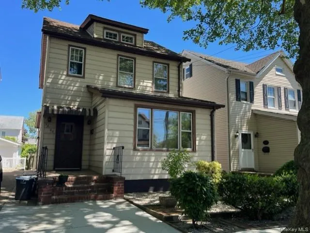34-29 208 Street, New York, NY, 3 Bedrooms Bedrooms, 8 Rooms Rooms,1 BathroomBathrooms,Residential,For Rent,208,0,998754 34-29 208 Street, New York, NY, 3 Bedrooms Bedrooms, 8 Rooms Rooms,1 BathroomBathrooms,Residential,For Rent,208,0,998754