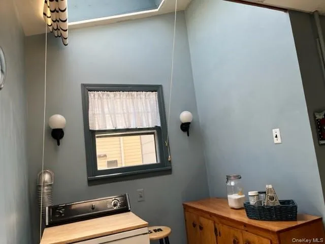 34-29 208 Street, New York, NY, 3 Bedrooms Bedrooms, 8 Rooms Rooms,1 BathroomBathrooms,Residential,For Rent,208,0,998754 34-29 208 Street, New York, NY, 3 Bedrooms Bedrooms, 8 Rooms Rooms,1 BathroomBathrooms,Residential,For Rent,208,0,998754