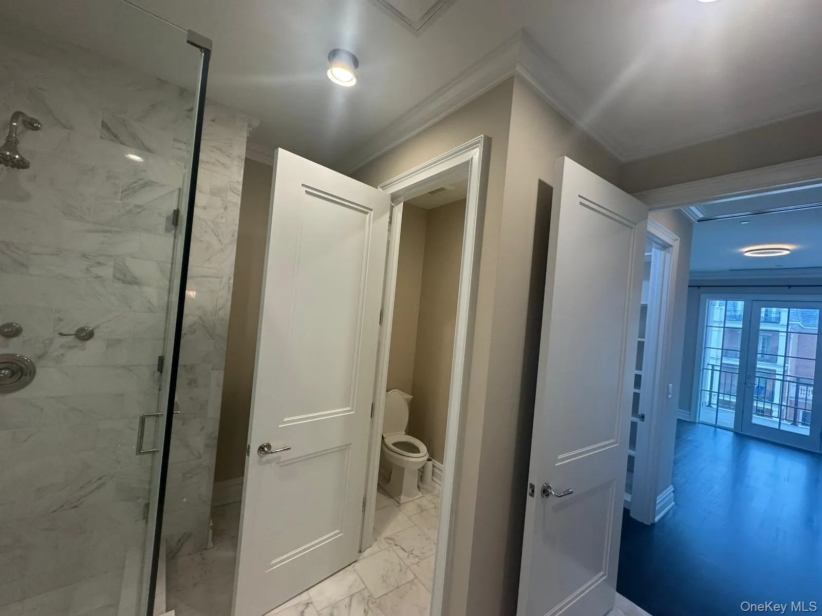 1000 Royal Court, North Hempstead, NY, 2 Bedrooms Bedrooms, 5 Rooms Rooms,2 BathroomsBathrooms,Residential Sale,For Rent,Royal,0,998762 1000 Royal Court, North Hempstead, NY, 2 Bedrooms Bedrooms, 5 Rooms Rooms,2 BathroomsBathrooms,Residential Sale,For Rent,Royal,0,998762