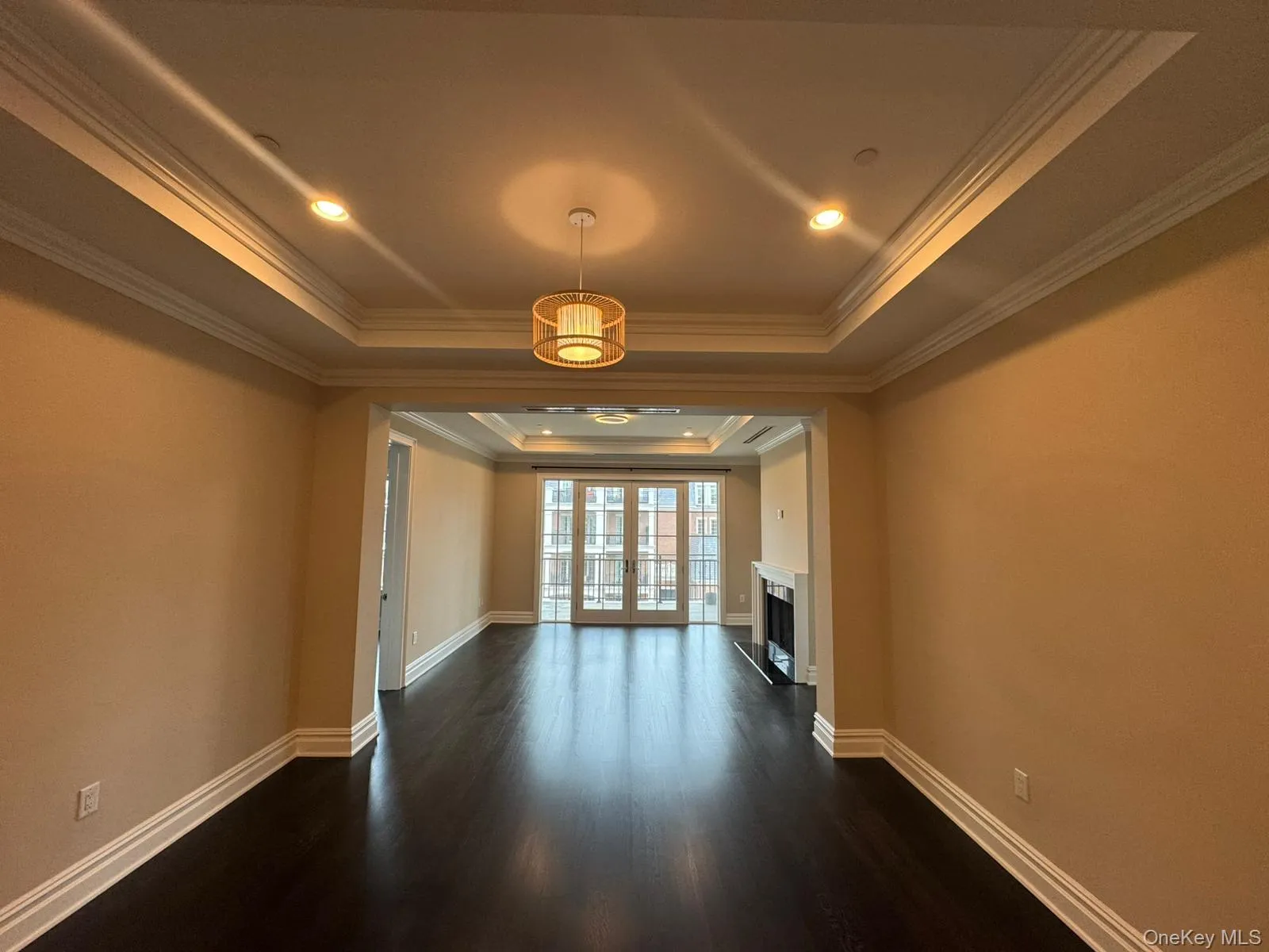 1000 Royal Court, North Hempstead, NY, 2 Bedrooms Bedrooms, 5 Rooms Rooms,2 BathroomsBathrooms,Residential Sale,For Rent,Royal,0,998762 1000 Royal Court, North Hempstead, NY, 2 Bedrooms Bedrooms, 5 Rooms Rooms,2 BathroomsBathrooms,Residential Sale,For Rent,Royal,0,998762