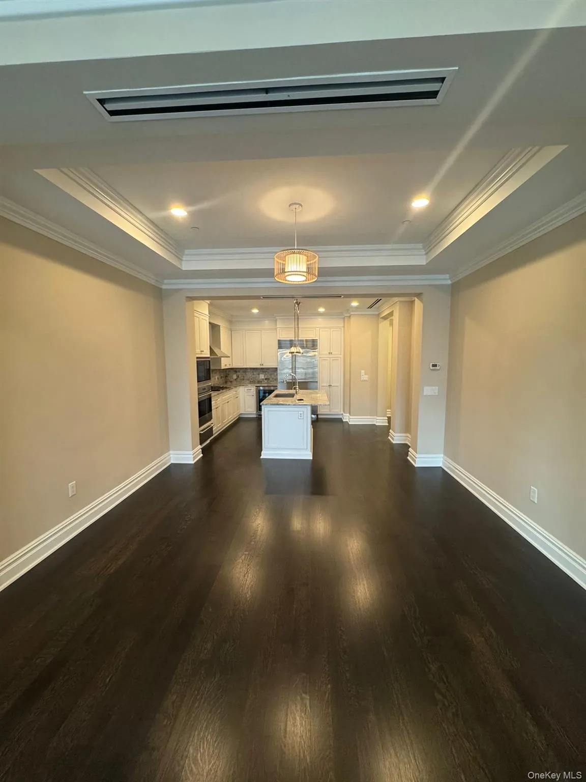 1000 Royal Court, North Hempstead, NY, 2 Bedrooms Bedrooms, 5 Rooms Rooms,2 BathroomsBathrooms,Residential Sale,For Rent,Royal,0,998762 1000 Royal Court, North Hempstead, NY, 2 Bedrooms Bedrooms, 5 Rooms Rooms,2 BathroomsBathrooms,Residential Sale,For Rent,Royal,0,998762