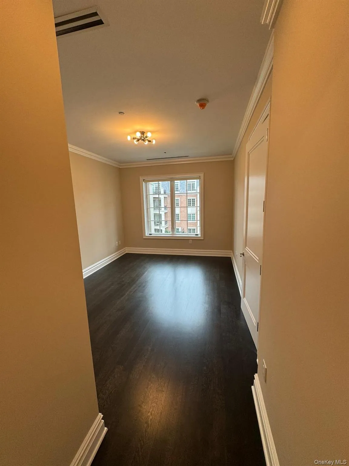 1000 Royal Court, North Hempstead, NY, 2 Bedrooms Bedrooms, 5 Rooms Rooms,2 BathroomsBathrooms,Residential Sale,For Rent,Royal,0,998762 1000 Royal Court, North Hempstead, NY, 2 Bedrooms Bedrooms, 5 Rooms Rooms,2 BathroomsBathrooms,Residential Sale,For Rent,Royal,0,998762