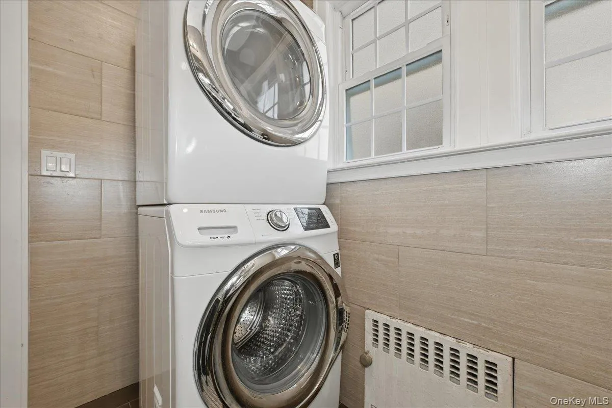 38-11 205 Street, New York, NY, 4 Bedrooms Bedrooms, 8 Rooms Rooms,2 BathroomsBathrooms,Residential Lease,For Rent,205,0,998764 38-11 205 Street, New York, NY, 4 Bedrooms Bedrooms, 8 Rooms Rooms,2 BathroomsBathrooms,Residential Lease,For Rent,205,0,998764