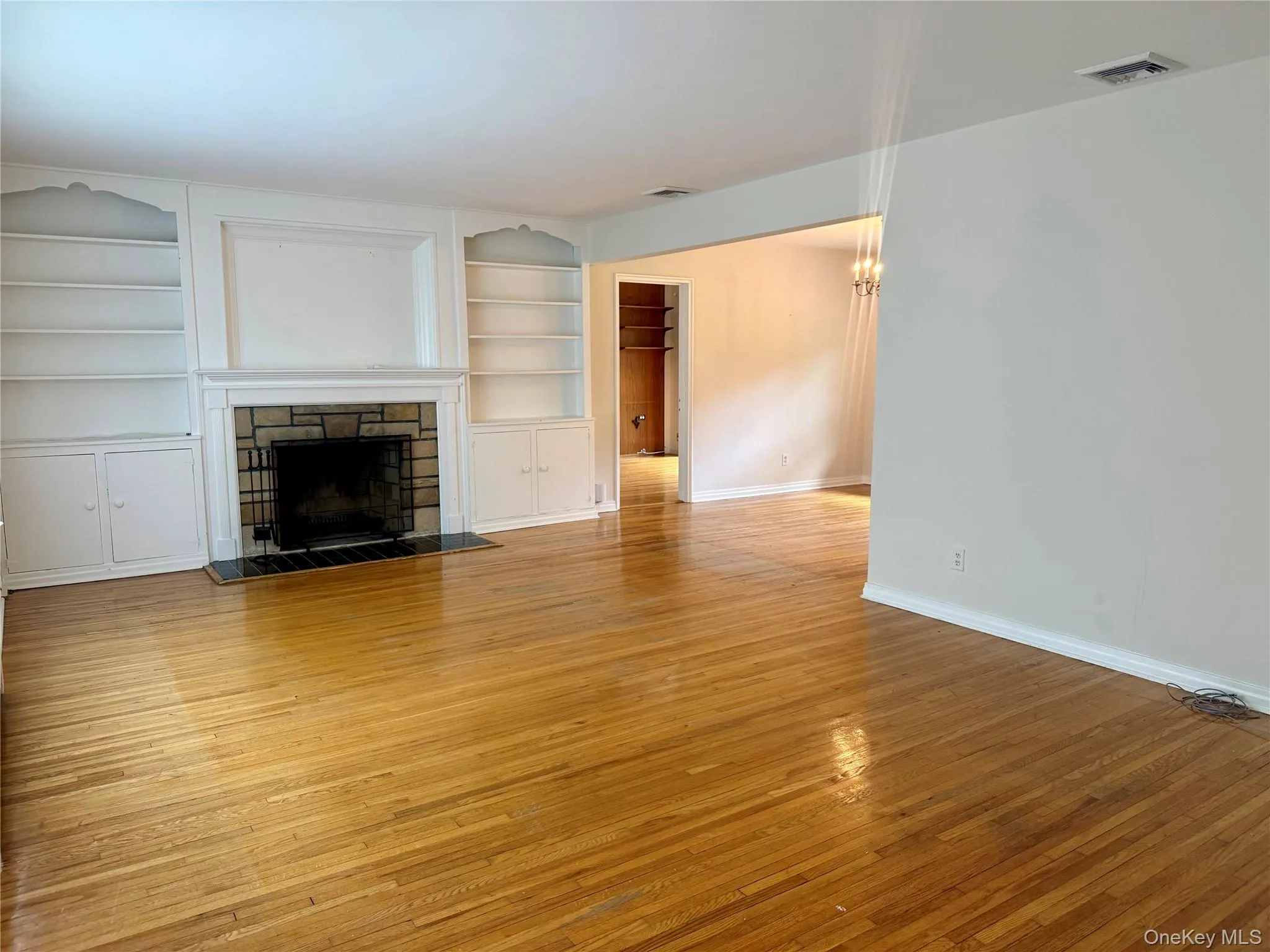 4 Annette Drive, North Hempstead, NY, 3 Bedrooms Bedrooms, 7 Rooms Rooms,2 BathroomsBathrooms,Residential Lease,For Rent,Annette,0,998772 4 Annette Drive, North Hempstead, NY, 3 Bedrooms Bedrooms, 7 Rooms Rooms,2 BathroomsBathrooms,Residential Lease,For Rent,Annette,0,998772