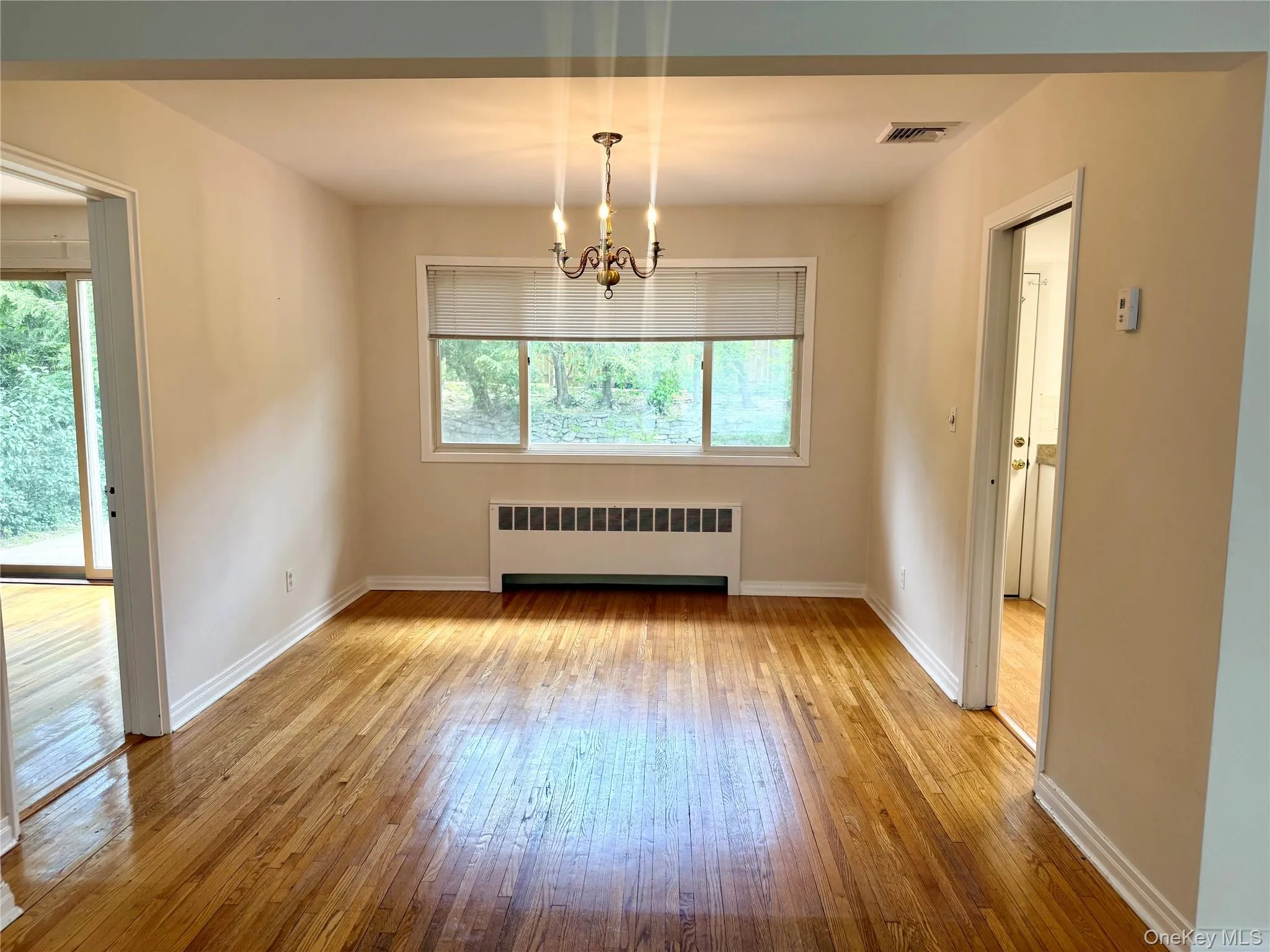 4 Annette Drive, North Hempstead, NY, 3 Bedrooms Bedrooms, 7 Rooms Rooms,2 BathroomsBathrooms,Residential Lease,For Rent,Annette,0,998772 4 Annette Drive, North Hempstead, NY, 3 Bedrooms Bedrooms, 7 Rooms Rooms,2 BathroomsBathrooms,Residential Lease,For Rent,Annette,0,998772