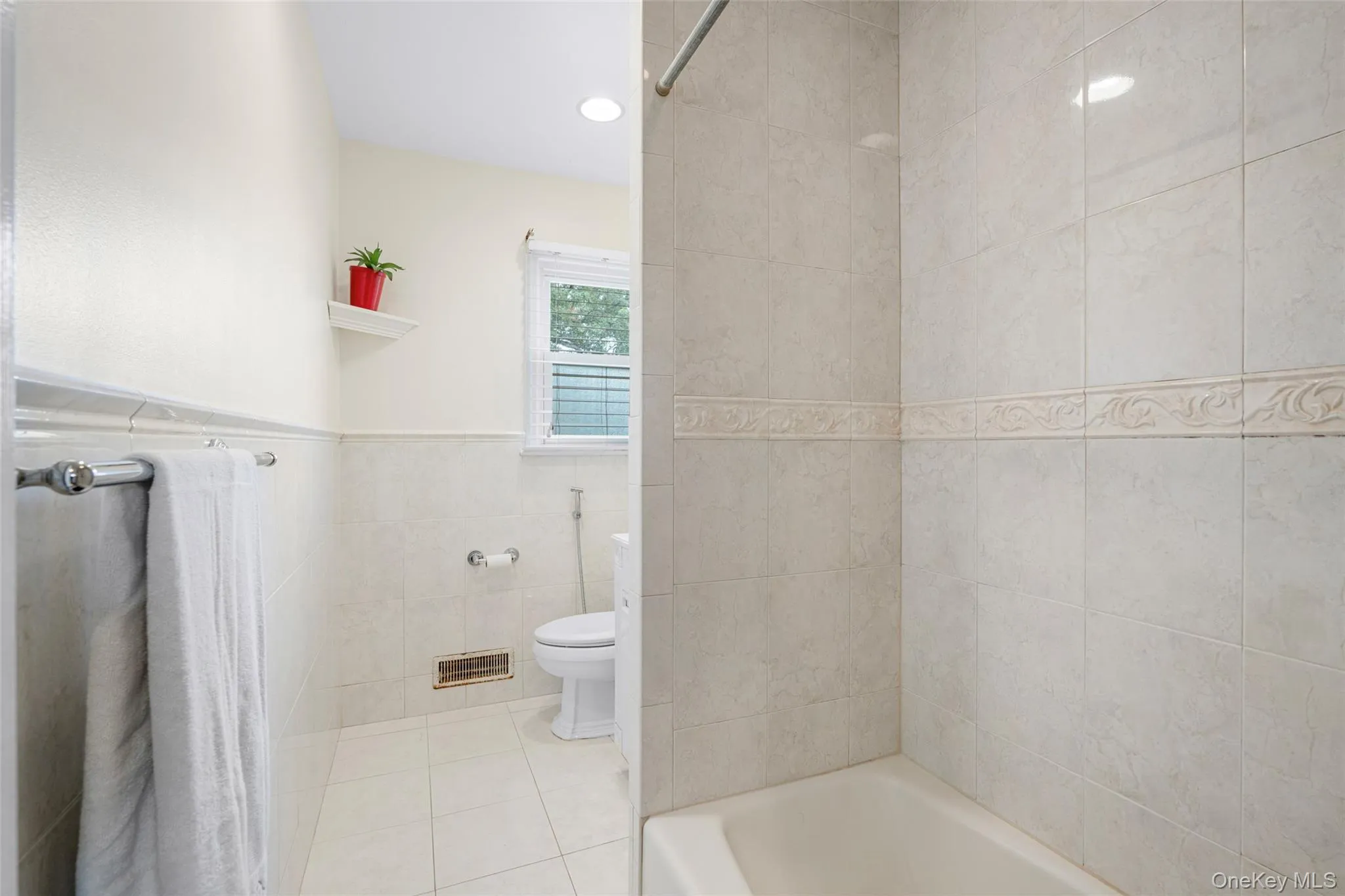 5 Oakridge Road, Greenburgh, NY, 3 Bedrooms Bedrooms, 8 Rooms Rooms,2 BathroomsBathrooms,Residential Sale,For Rent,Oakridge,0,998776 5 Oakridge Road, Greenburgh, NY, 3 Bedrooms Bedrooms, 8 Rooms Rooms,2 BathroomsBathrooms,Residential Sale,For Rent,Oakridge,0,998776
