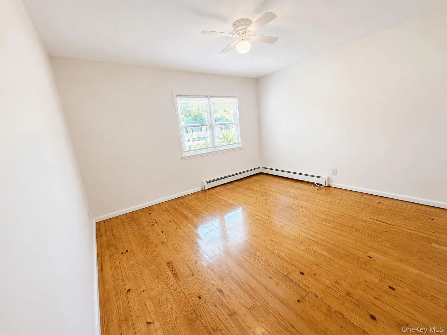 52 Hoffman Lane, Islip, NY, 3 Bedrooms Bedrooms, 7 Rooms Rooms,1 BathroomBathrooms,Residential Lease,For Rent,Hoffman,0,998806 52 Hoffman Lane, Islip, NY, 3 Bedrooms Bedrooms, 7 Rooms Rooms,1 BathroomBathrooms,Residential Lease,For Rent,Hoffman,0,998806