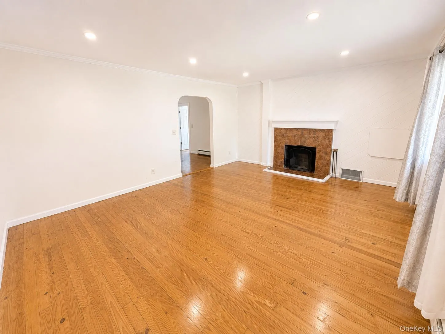 52 Hoffman Lane, Islip, NY, 3 Bedrooms Bedrooms, 7 Rooms Rooms,1 BathroomBathrooms,Residential Lease,For Rent,Hoffman,0,998806 52 Hoffman Lane, Islip, NY, 3 Bedrooms Bedrooms, 7 Rooms Rooms,1 BathroomBathrooms,Residential Lease,For Rent,Hoffman,0,998806