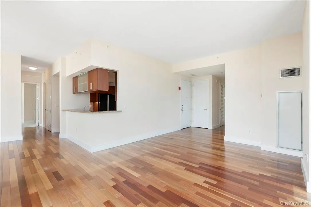 175 Huguenot St, New Rochelle, NY, 3 Bedrooms Bedrooms, 9 Rooms Rooms,3 BathroomsBathrooms,Residential,For Rent,St,0,KEY998810 175 Huguenot St, New Rochelle, NY, 3 Bedrooms Bedrooms, 9 Rooms Rooms,3 BathroomsBathrooms,Residential,For Rent,St,0,KEY998810