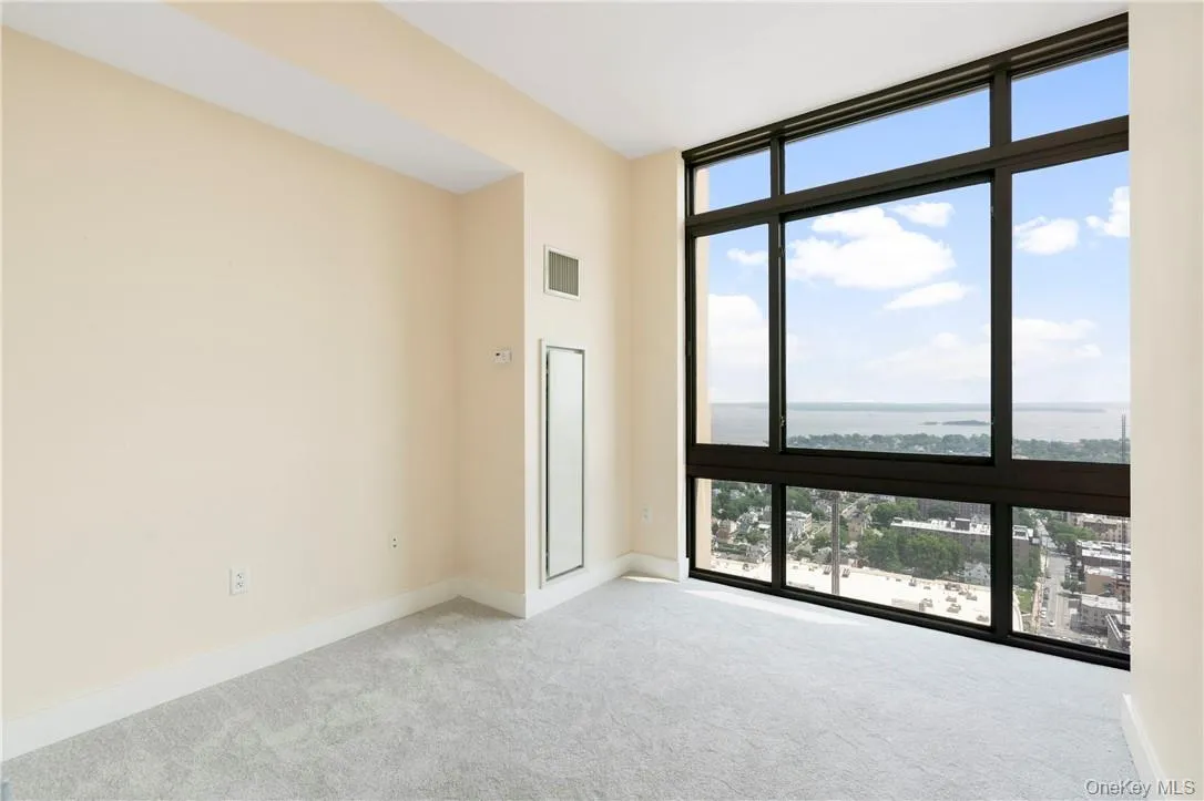 175 Huguenot St, New Rochelle, NY, 3 Bedrooms Bedrooms, 9 Rooms Rooms,3 BathroomsBathrooms,Residential,For Rent,St,0,KEY998810 175 Huguenot St, New Rochelle, NY, 3 Bedrooms Bedrooms, 9 Rooms Rooms,3 BathroomsBathrooms,Residential,For Rent,St,0,KEY998810