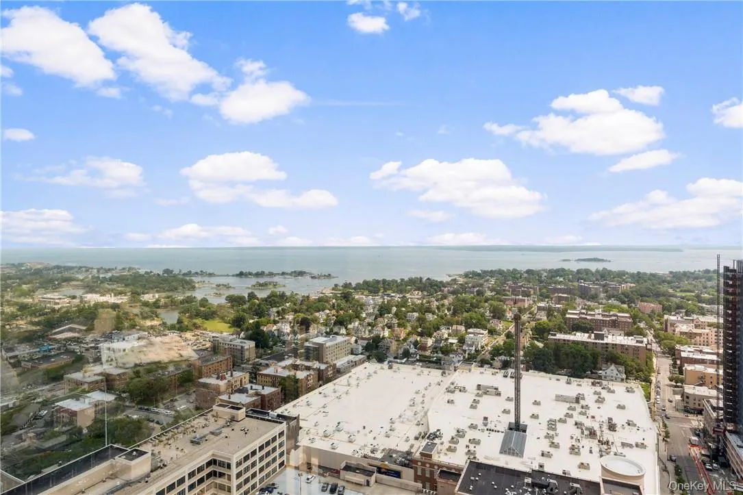 175 Huguenot St, New Rochelle, NY, 3 Bedrooms Bedrooms, 9 Rooms Rooms,3 BathroomsBathrooms,Residential,For Rent,St,0,KEY998810 175 Huguenot St, New Rochelle, NY, 3 Bedrooms Bedrooms, 9 Rooms Rooms,3 BathroomsBathrooms,Residential,For Rent,St,0,KEY998810