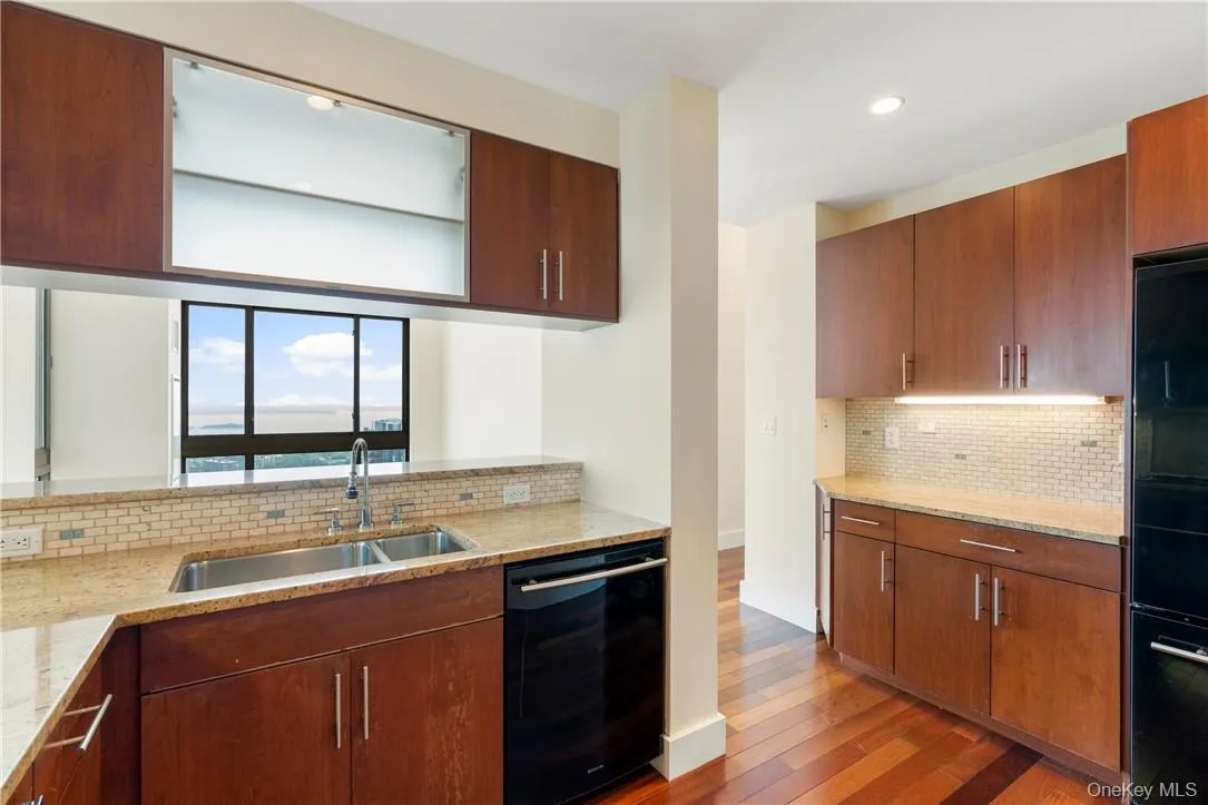 175 Huguenot St, New Rochelle, NY, 3 Bedrooms Bedrooms, 9 Rooms Rooms,3 BathroomsBathrooms,Residential,For Rent,St,0,KEY998810 175 Huguenot St, New Rochelle, NY, 3 Bedrooms Bedrooms, 9 Rooms Rooms,3 BathroomsBathrooms,Residential,For Rent,St,0,KEY998810