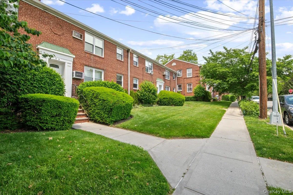 35-14 192nd Street, New York, NY, 1 Bedroom Bedrooms, 4 Rooms Rooms,1 BathroomBathrooms,Residential,For Rent,192nd,0,998836 35-14 192nd Street, New York, NY, 1 Bedroom Bedrooms, 4 Rooms Rooms,1 BathroomBathrooms,Residential,For Rent,192nd,0,998836