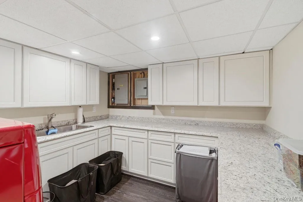 27 Seitz Drive, Oyster Bay, NY, 4 Bedrooms Bedrooms, 5 Rooms Rooms,2 BathroomsBathrooms,Residential,For Rent,Seitz,0,998844 27 Seitz Drive, Oyster Bay, NY, 4 Bedrooms Bedrooms, 5 Rooms Rooms,2 BathroomsBathrooms,Residential,For Rent,Seitz,0,998844