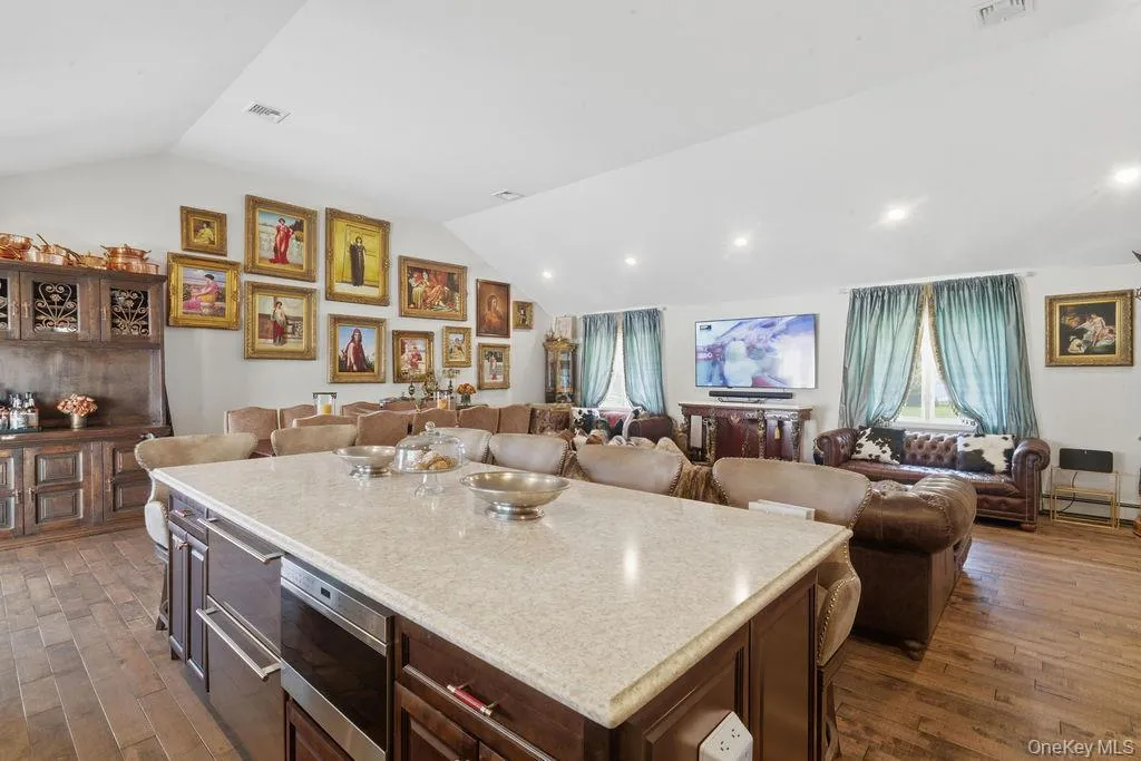 27 Seitz Drive, Oyster Bay, NY, 4 Bedrooms Bedrooms, 5 Rooms Rooms,2 BathroomsBathrooms,Residential,For Rent,Seitz,0,998844 27 Seitz Drive, Oyster Bay, NY, 4 Bedrooms Bedrooms, 5 Rooms Rooms,2 BathroomsBathrooms,Residential,For Rent,Seitz,0,998844