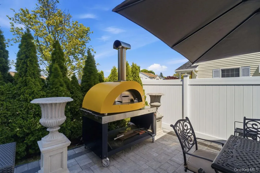 27 Seitz Drive, Oyster Bay, NY, 4 Bedrooms Bedrooms, 5 Rooms Rooms,2 BathroomsBathrooms,Residential,For Rent,Seitz,0,998844 27 Seitz Drive, Oyster Bay, NY, 4 Bedrooms Bedrooms, 5 Rooms Rooms,2 BathroomsBathrooms,Residential,For Rent,Seitz,0,998844