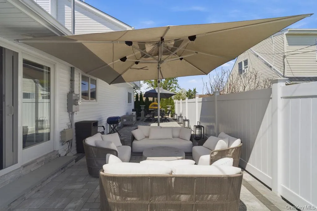 27 Seitz Drive, Oyster Bay, NY, 4 Bedrooms Bedrooms, 5 Rooms Rooms,2 BathroomsBathrooms,Residential,For Rent,Seitz,0,998844 27 Seitz Drive, Oyster Bay, NY, 4 Bedrooms Bedrooms, 5 Rooms Rooms,2 BathroomsBathrooms,Residential,For Rent,Seitz,0,998844